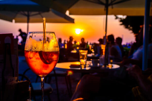 Sunset Beach Lounge at Praia Dourada